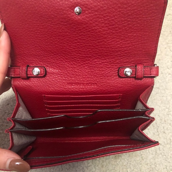 Michael Kors wallet on chain - Picture 2 of 4